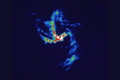 Облака газа, поглощаемые черной дырой в центре Млечного Пути