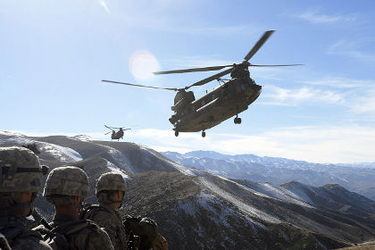 Вертолеты «Чинук» в Афганистане в 2008 году