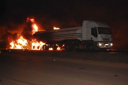 Загоревшийся бензовоз в Кампале