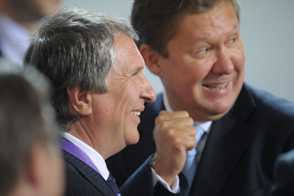 Президент «Роснефти» Игорь Сечин (слева) и председатель правления «Газпром» Алексей Миллер (справа)