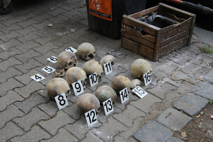 На улицах Праги нашли 16 черепов