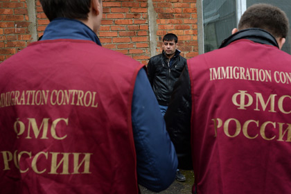 Сотрудники ФМС России на рейде по выявлению нелегальных мигрантов
