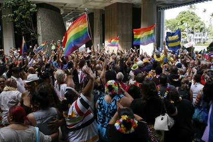 Сторонники однополых браков приветствуют принятие закона на Гавайях