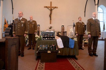 В Эстонии с почестями похоронили эсэсовца