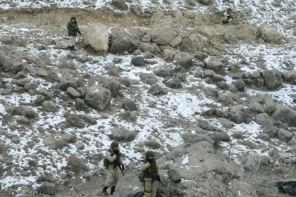 Киргизские пограничники на месте происшествия