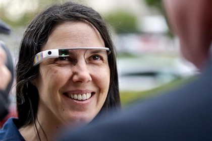 Сесилия Абади в Google Glass. 