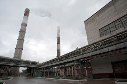 Заводы в Пикалево вновь оказались на грани остановки