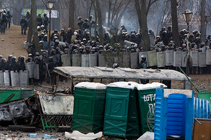 К месту столкновений в Киеве прибыло подкрепление спецназовцев