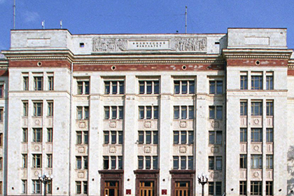 Здание физического факультета МГУ