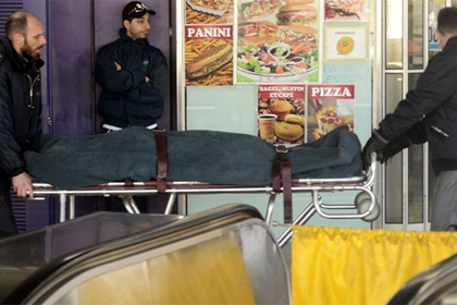 Пассажирку монреальского метро затянуло в эскалатор