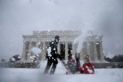 Ущерб от снежных бурь в США оценили в 15 миллиардов долларов
