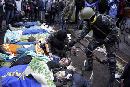 Врачи сообщили о 100 погибших в Киеве