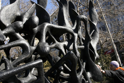 Памятник жертвам Холокоста в Греции