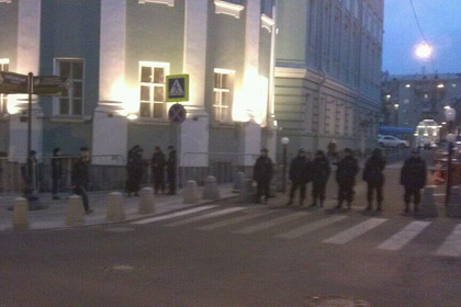 Полиция перекрыла Манежную площадь