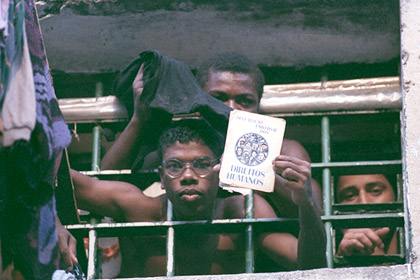 Заключенные в тюрьме Карандиру, 1992 год