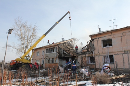 Разрушенный взрывом дом в поселке Конезаводский