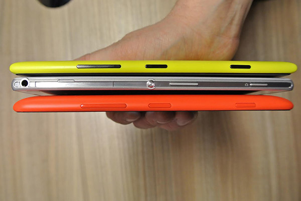 Сравнение толщины Nokia Lumia 1320, Sony Xperia T2 Ultra Dual и Nokia Lumia 1520