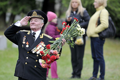 На Военном кладбище Таллина
