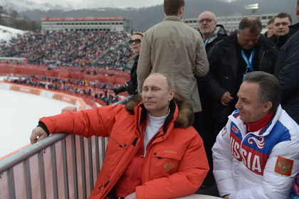 Владимир Путин и Виталий Мутко в горнолыжном центре Сочи, 9 марта 2014 года