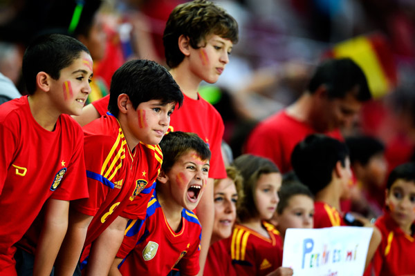 Юные болельщики сборной Испании