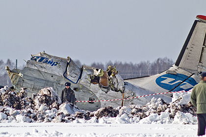 СК обвинил в катастрофе самолета UTair под Тюменью погибшего пилота 