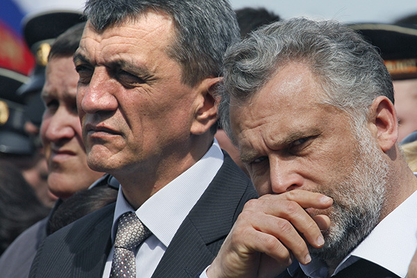 Сергей Меняйло (в центре) и Алексей Чалый (справа) 