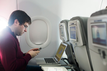 Пассажиров авиарейса в США напугала Wi-Fi-сеть «от "Аль-Каиды"»