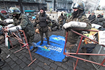 Участники протестных акций в Киеве, февраль 2014 года