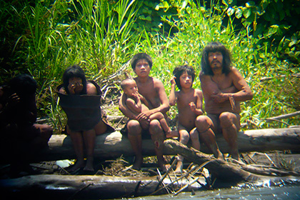 Амазонские индейцы из племени мачо-пиро