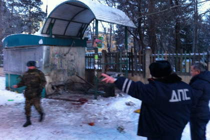 На автобусной остановке в Ангарске произошел взрыв