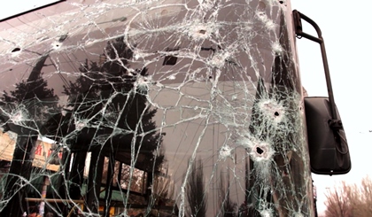В Дебальцево пассажирский автобус попал под обстрел