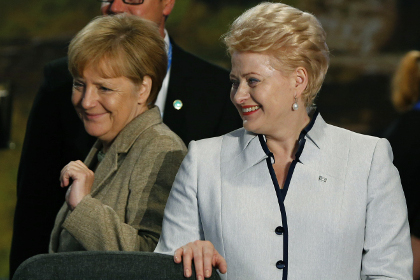 Ангела Меркель (слева) и Даля Грибаускайте (справа)