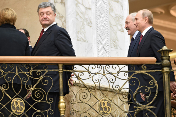 Ангела Меркель, Петр Порошенко, Александр Лукашенко и  Владимир Путин перед началом саммита во Дворце независимости