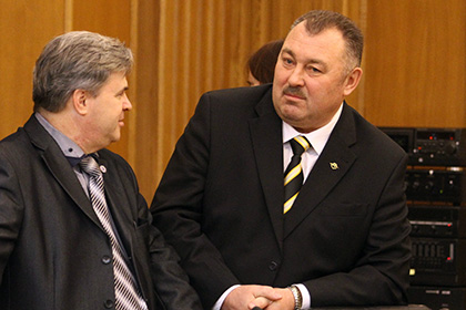 Николай Косарев (справа)