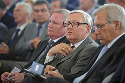Сергей Рябков (в центре)