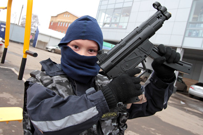Матвиенко попросили запретить реалистичное игрушечное оружие