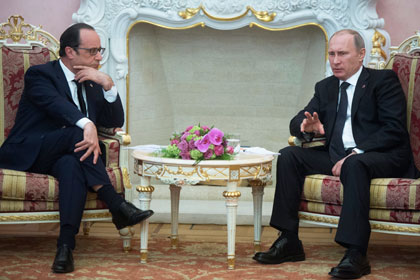 Франсуа Олланд и Владимир Путин во время встречи в Ереване