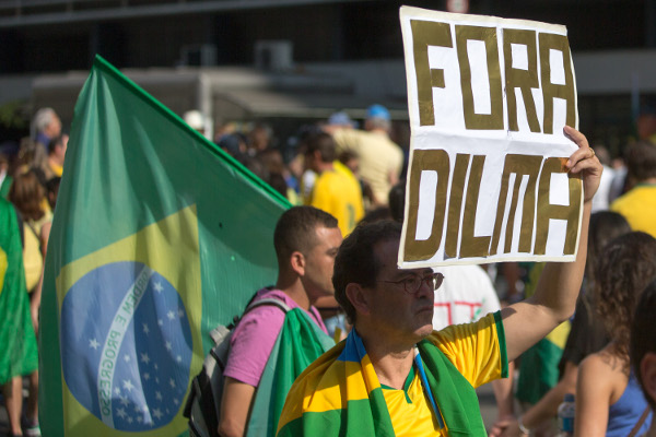 Антиправительственные протесты в Бразилии