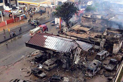 Последствия взрыва на заправке в Гане