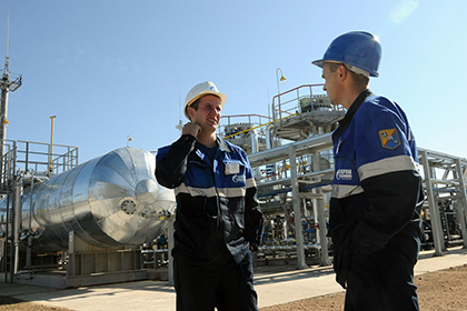 «Газпром» и CNPC исключили доллар из расчетов за газ