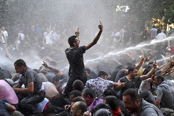 Демонстрация в Ереване, 22 июня 2015 года