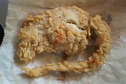 KFC потребовал от покупателя извинений за «крысу-фри»