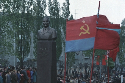 Памятник Брежневу в Днепродзержинске