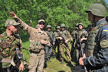 Украинские и американские военные во время совместных учений