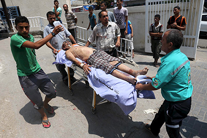 Пострадавший в результате взрыва в Газе 6 августа 2015 года 