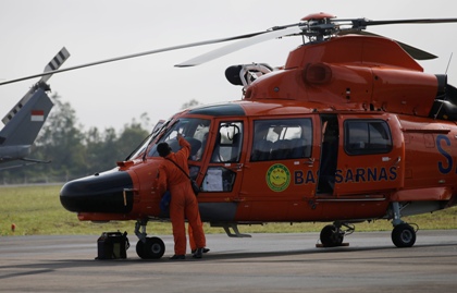Вертолет индонезийской спасательной службы
