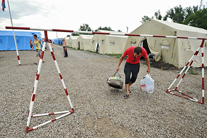 Палаточный лагерь для беженцев из юго-восточной Украины