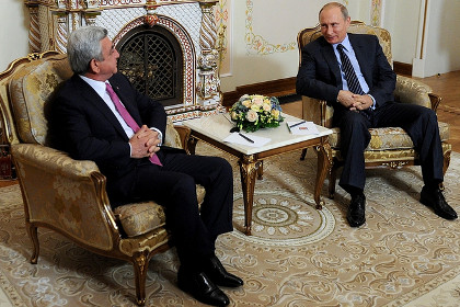 Серж Саргсян (слева) и Владимир Путин