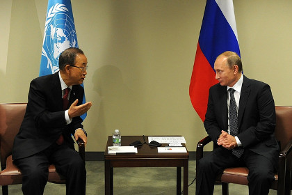 Пан Ги Мун (слева) и Владимир Путин