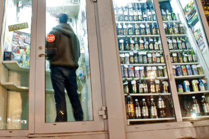 Подростков предложили наказывать общественными работами за пьянство